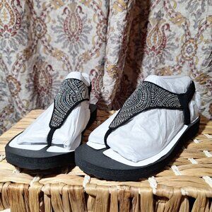 NWT MEDITATION NEW MOON SIZE 7